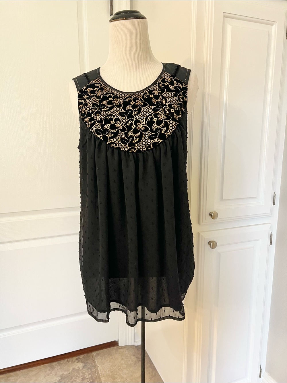 ANTHROPOLOGY One September Black Sleeveless Embroidered Top